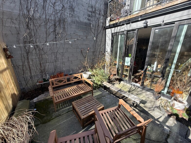 More Photos Of 227 Kent Ave, Brooklyn Storefront Retail Residential For Lease