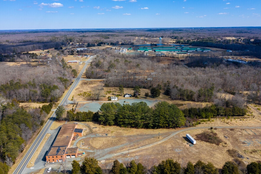 More Photos Of 2428 Richmond Rd, Troy Auto Salvage Facility For Sale
