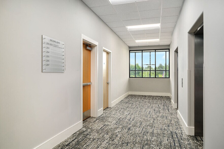 More Photos Of 1 Greenwich St, Stewartsville Medical For Lease