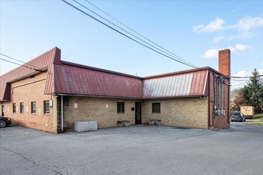 More Photos Of 11 Water St, Front Royal Loft Creative Space For Lease