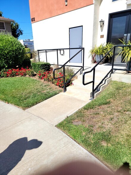 More Photos Of 8732 Reading Ave, Los Angeles Apartments For Sale