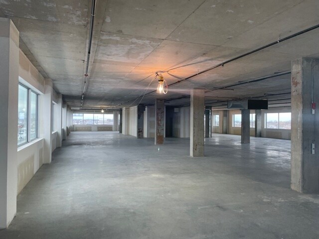 More Photos Of 10205 Boul Pie-IX, Montréal Office For Lease