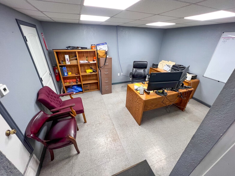 More Photos Of 1105 S Grandview Ave, Odessa Industrial For Sale