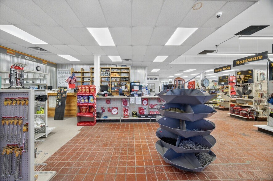 More Photos Of 1404 Washington St W, Fayetteville Warehouse For Sale