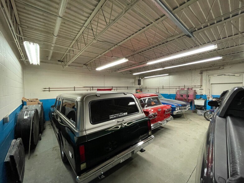 More Photos Of 2628 Central Ave NE, Minneapolis General Retail For Sale