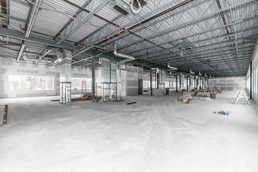 More Photos Of 670 Balm Beach Rd E, Midland Unknown For Lease