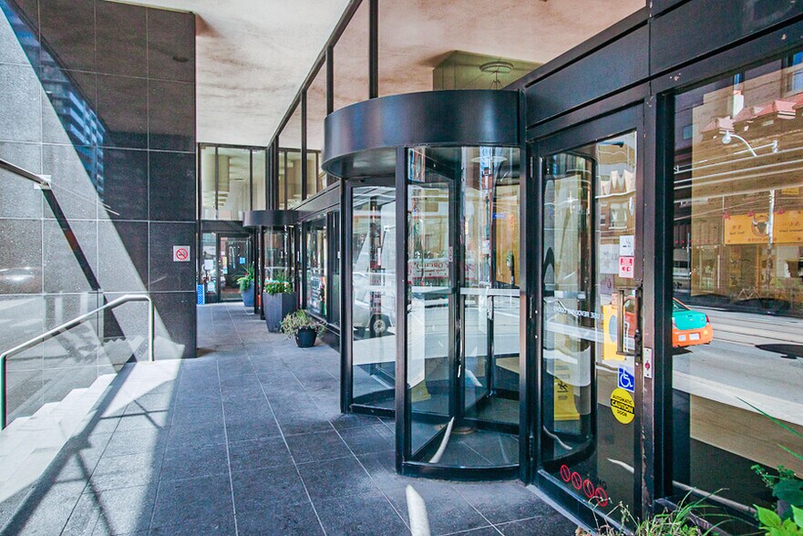 More Photos Of 180 Dundas St W, Toronto Coworking Space