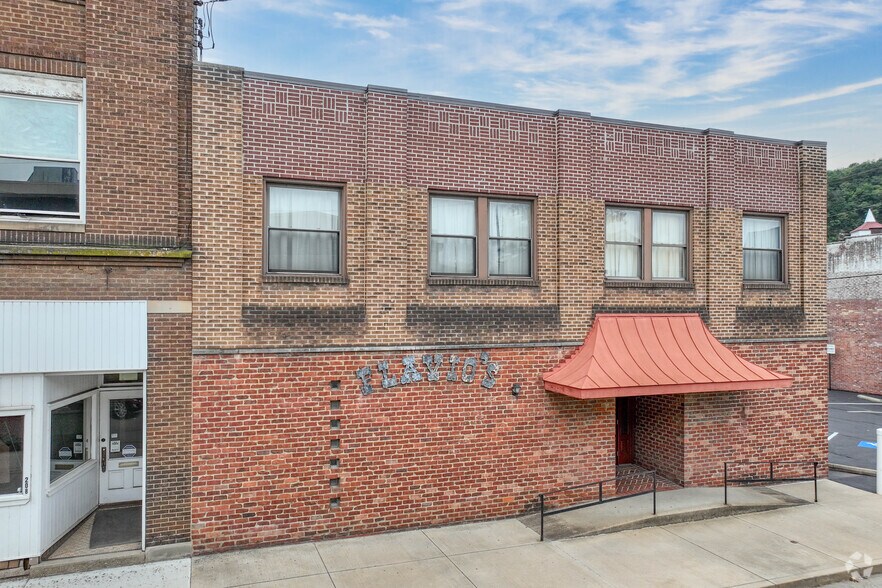 More Photos Of 212 N Warren Ave, Apollo General Retail For Sale