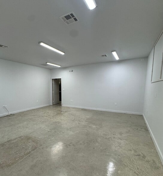 More Photos Of 2760 Osborn Ln, Bryan Flex For Sale