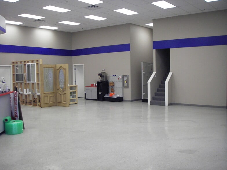 More Photos Of 2000 Walters Ct, Fairfield Warehouse For Lease