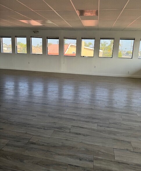 More Photos Of 20951 Brookhurst St, Huntington Beach Loft Creative Space For Lease