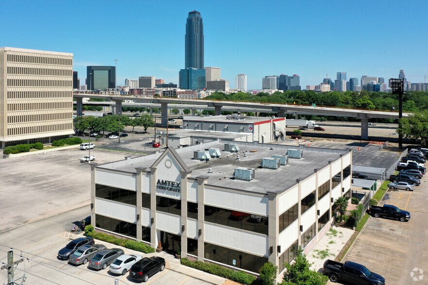 More Photos Of 4646 Wild Indigo St, Houston Medical For Lease