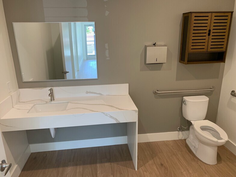 More Photos Of 2130 4th St, San Rafael Office Residential For Lease