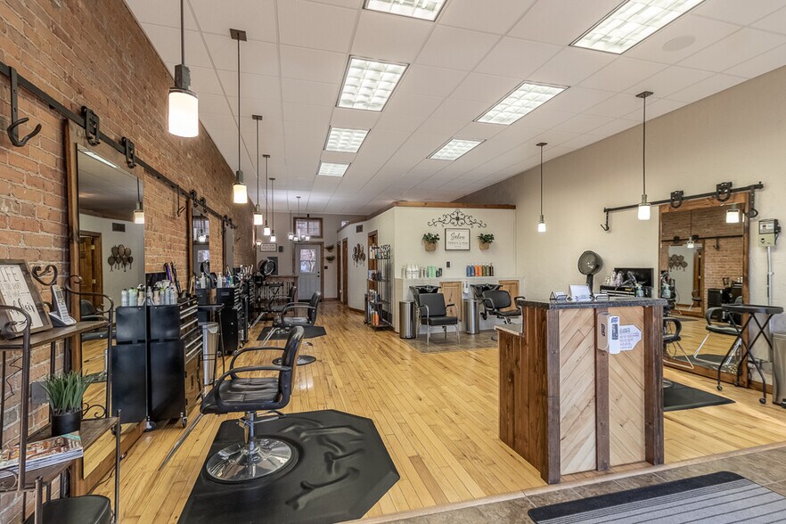 More Photos Of 25 S Park Ave, Le Center General Retail For Sale