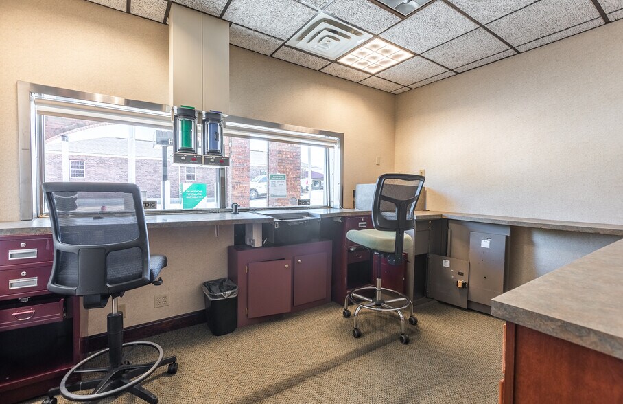 More Photos Of 216 W 2nd St, Dixon Bank For Sale