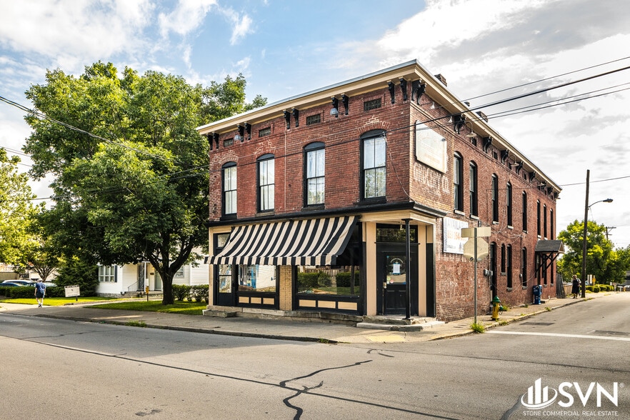 More Photos Of 343 E High St, Lexington Storefront For Lease