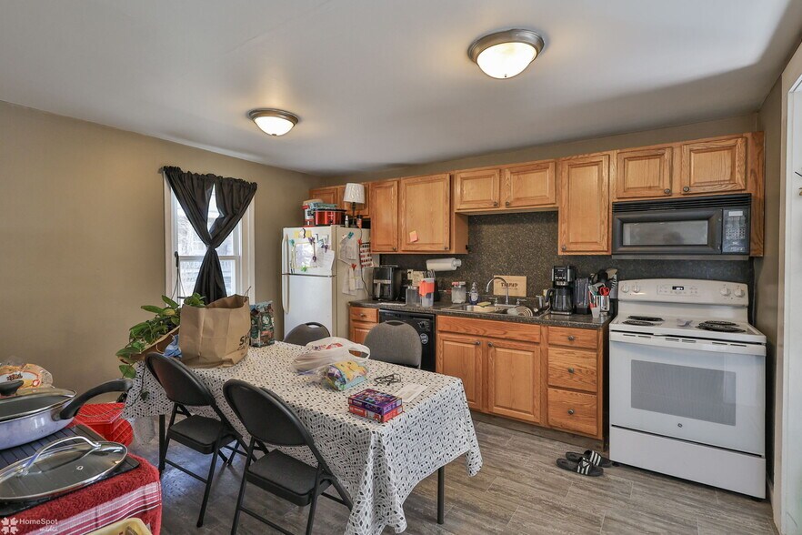 More Photos Of 302 W Abbott St, Lansford Multifamily For Sale