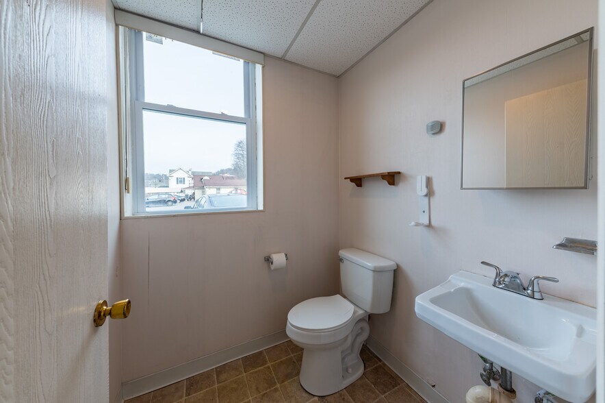 More Photos Of 1639 Sabraton Ave, Morgantown Office For Sale