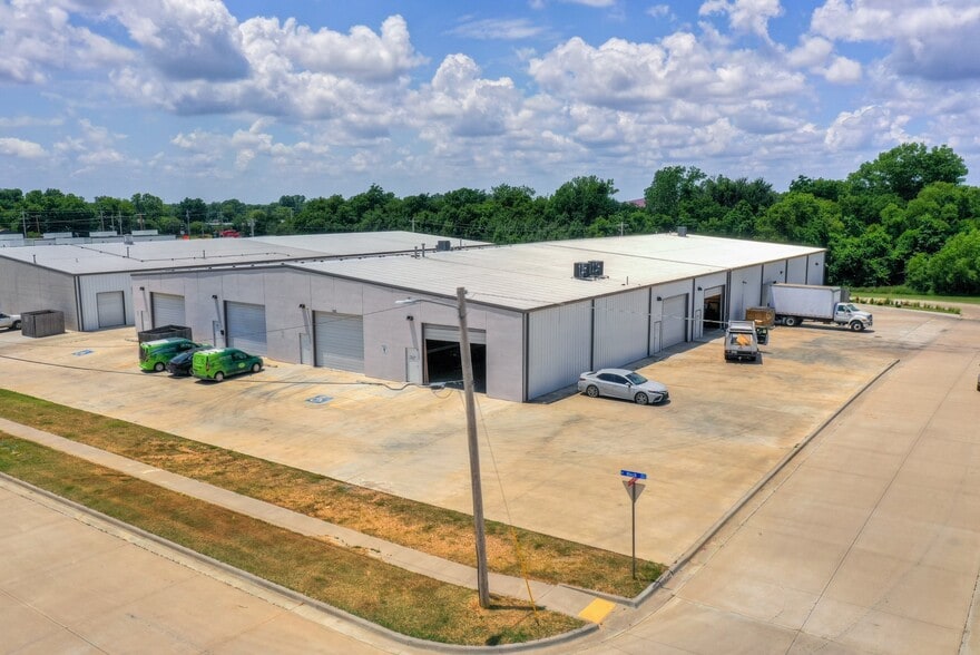 More Photos Of 1158 N Birch Ave, Broken Arrow Flex For Lease