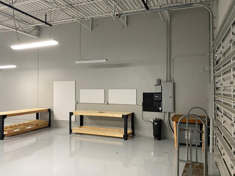 More Photos Of 2800 W State Road 84, Fort Lauderdale Showroom For Sale