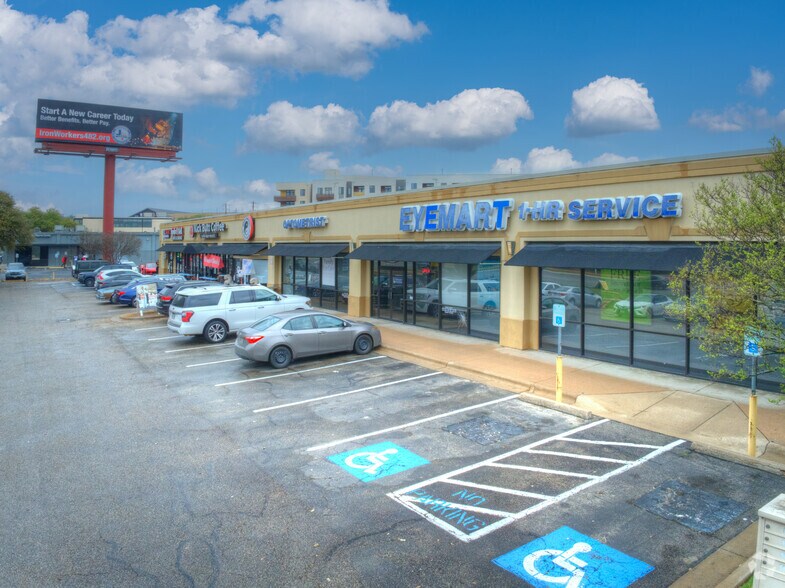 More Photos Of 5775 Airport Blvd, Austin Unknown For Lease