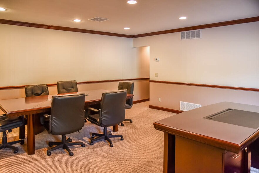More Photos Of 3726 Cleveland Ave, Canton Freestanding For Lease