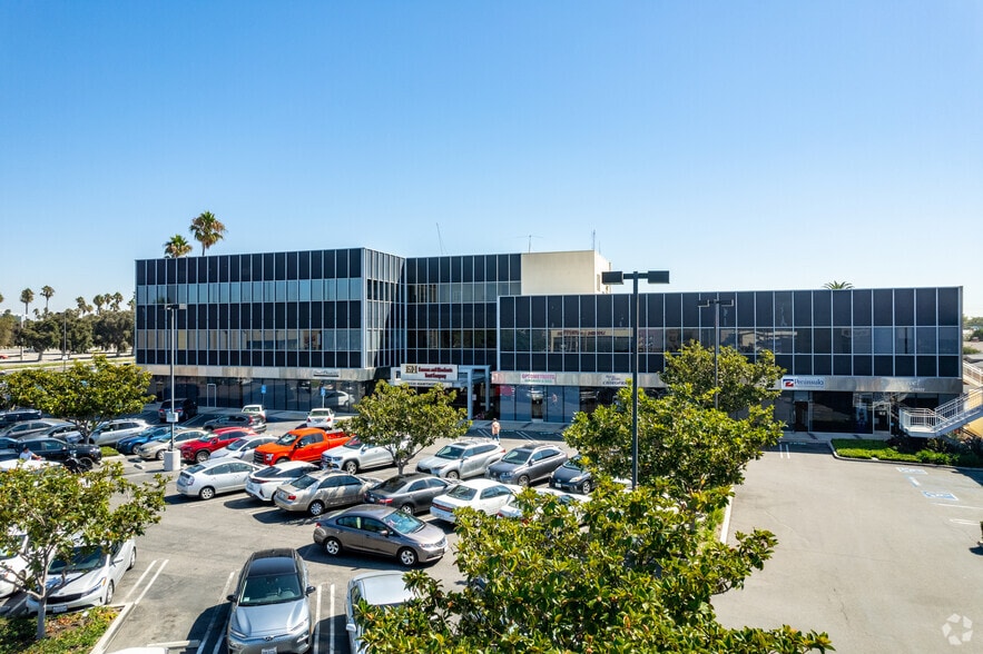 Primary Photo Of 22330 Hawthorne Blvd, Torrance Medical For Lease