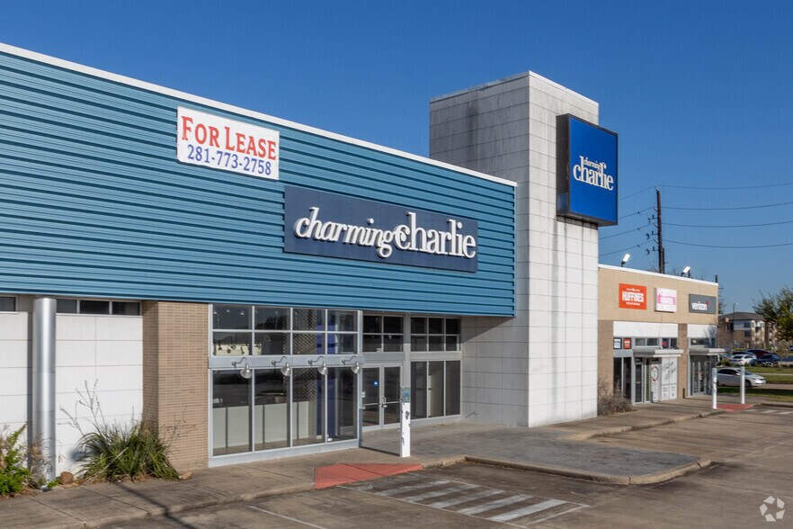 More Photos Of 400 W Grand Pky S, Katy Freestanding For Lease