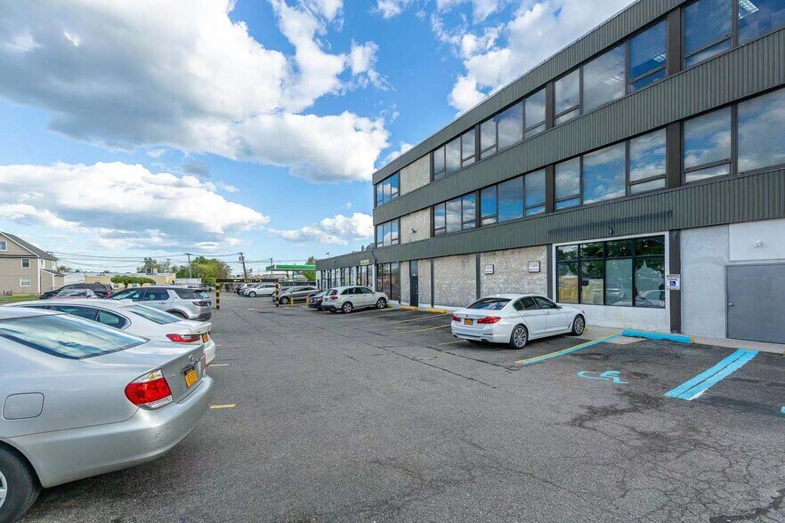 More Photos Of 183 S Broadway, Hicksville Office For Sale