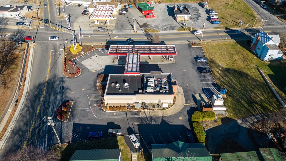 More Photos Of 601 4th St, Shenandoah Fast Food For Lease