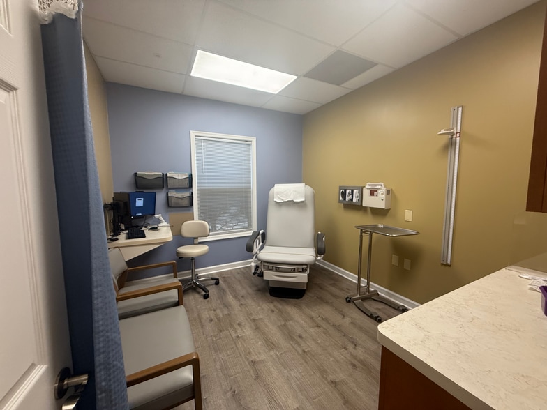 More Photos Of 321 Park Hill Dr, Fredericksburg Medical For Sale