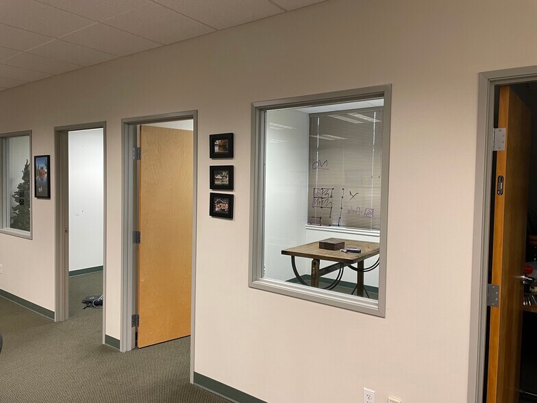 More Photos Of 7555 Falcon Crest Dr, Redmond Office Residential For Lease