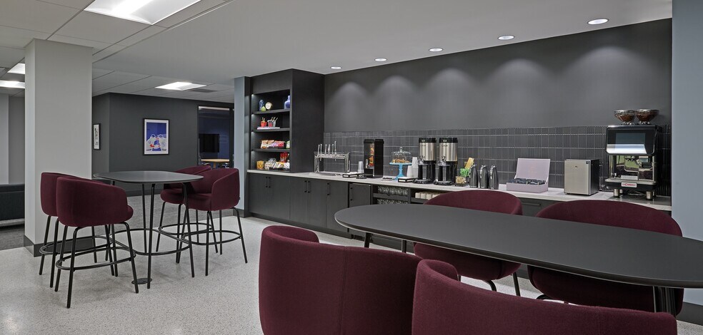 More Photos Of 625 Marquette Ave, Minneapolis Office For Sale