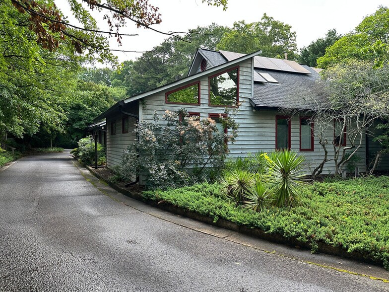 Primary Photo Of 2080 Prince Ave, Athens Medical For Lease