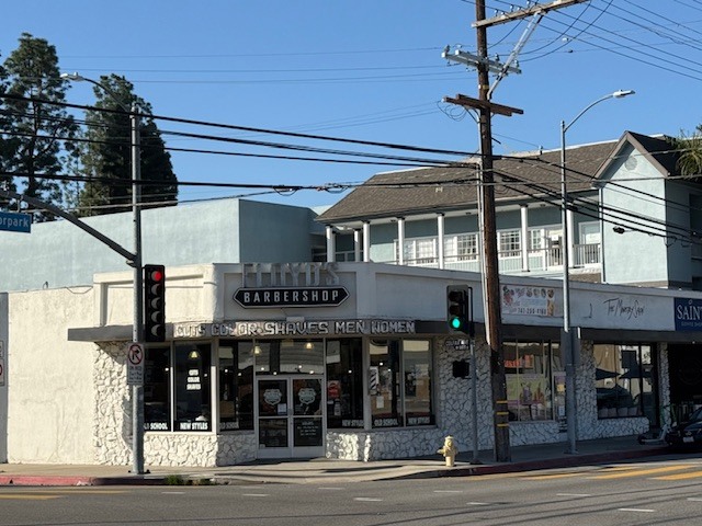 More Photos Of 11700-11704 Moorpark St, Studio City Storefront For Lease