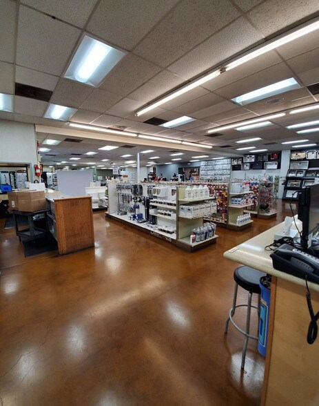 More Photos Of 12825 Vanowen St, North Hollywood Freestanding For Sale