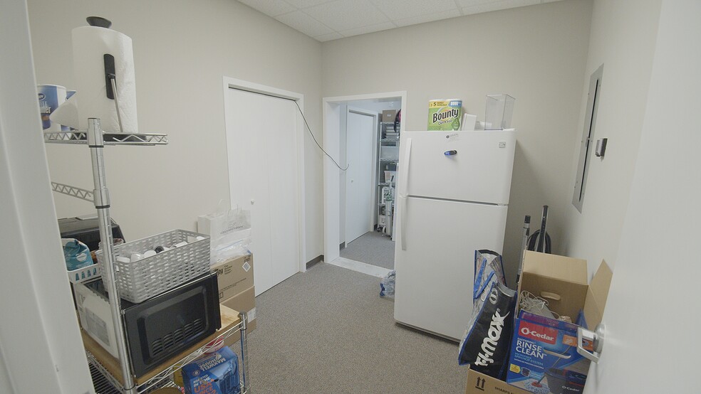 More Photos Of 203 Oakside Ln, Canton Medical For Sale