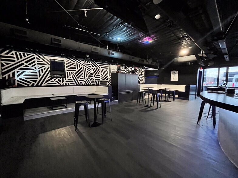 More Photos Of 5317 Washington Ave, Houston Bar For Lease