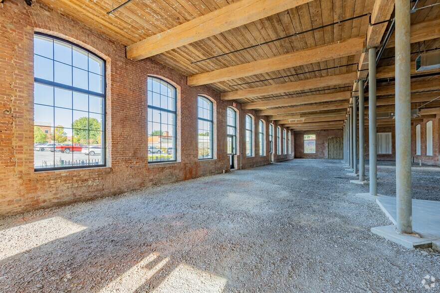 More Photos Of 2400 8th Ave, Altoona Office For Sale