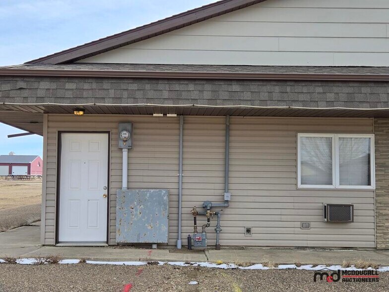 More Photos Of 775 W 5th Ave, Shaunavon Hotel For Sale