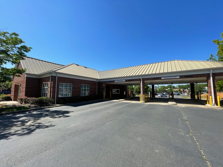 More Photos Of 15030 Idlewild Rd, Stallings Bank For Lease