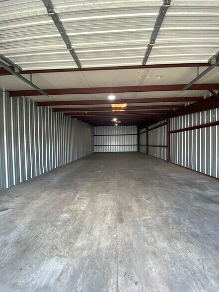 More Photos Of 16261 Hollister St, Houston Unknown For Lease