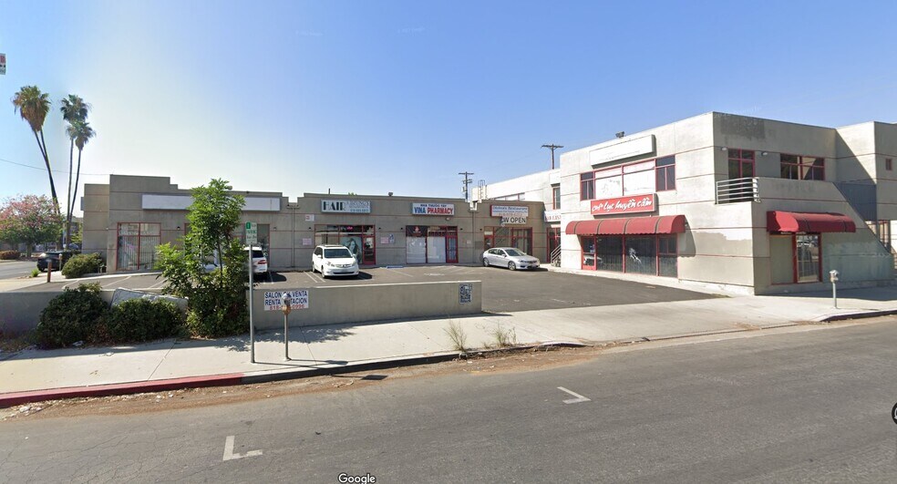 Primary Photo Of 18541 Sherman Way, Reseda Unknown For Lease