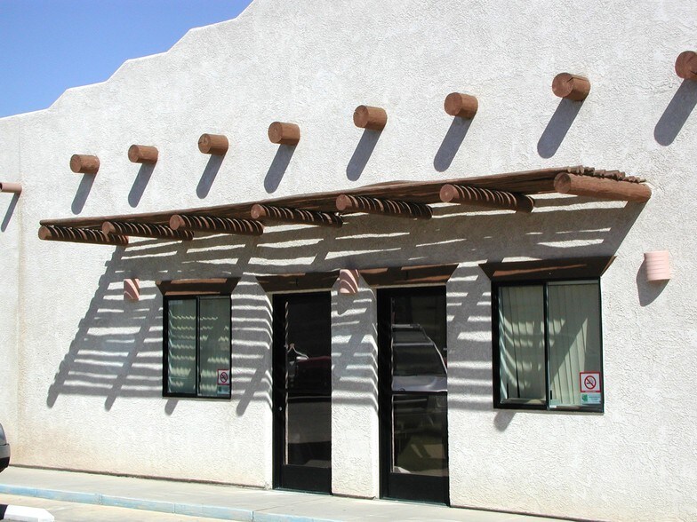 More Photos Of 679 N 1st Ave, San Luis Office For Lease