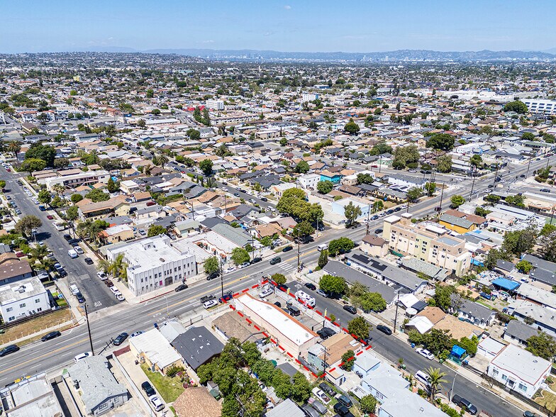 More Photos Of 6500 S Hoover St, Los Angeles General Retail For Sale