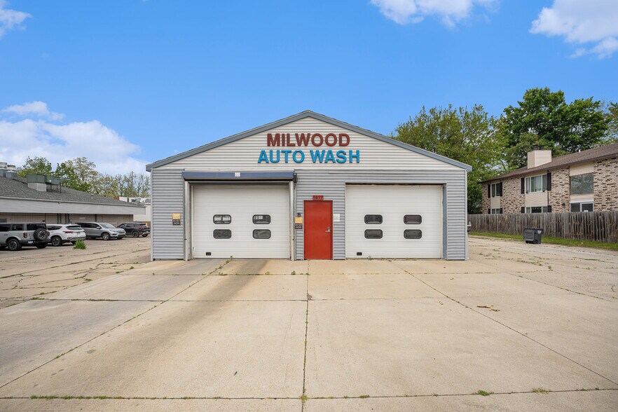 Primary Photo Of 1617 Dorchester Ave, Kalamazoo Carwash For Sale