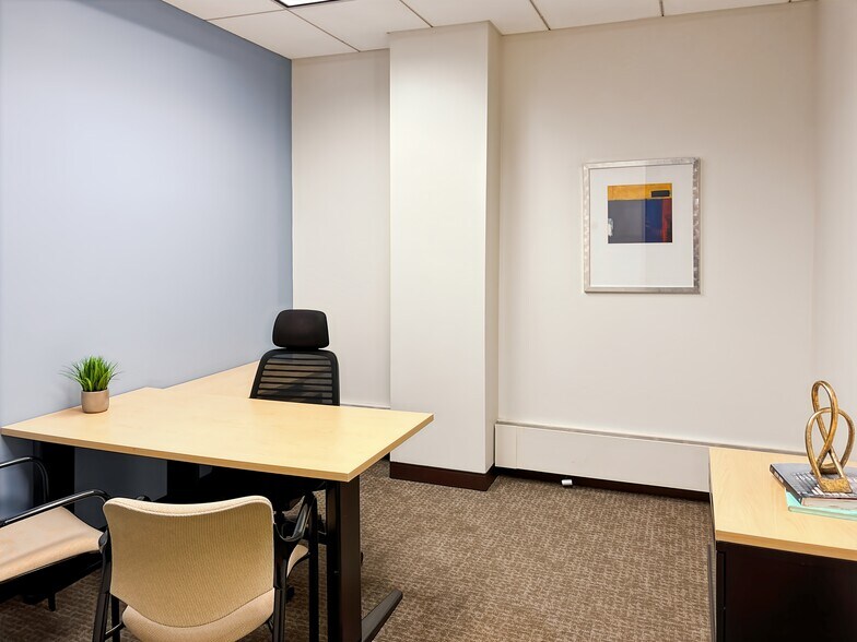 More Photos Of 3333 Warrenville Rd, Lisle Coworking Space