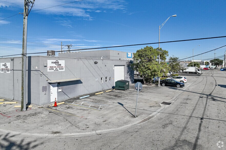 More Photos Of 653 W 27th St, Hialeah Unknown For Lease