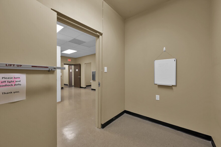 More Photos Of 1126 Rayford Rd, Spring Medical For Sale