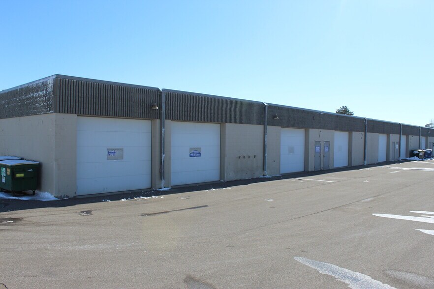 More Photos Of 6820-6848 Washington Ave S, Eden Prairie Showroom For Lease